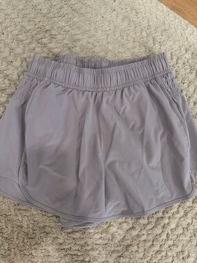 Lululemon Ruched-Side Shorts size S